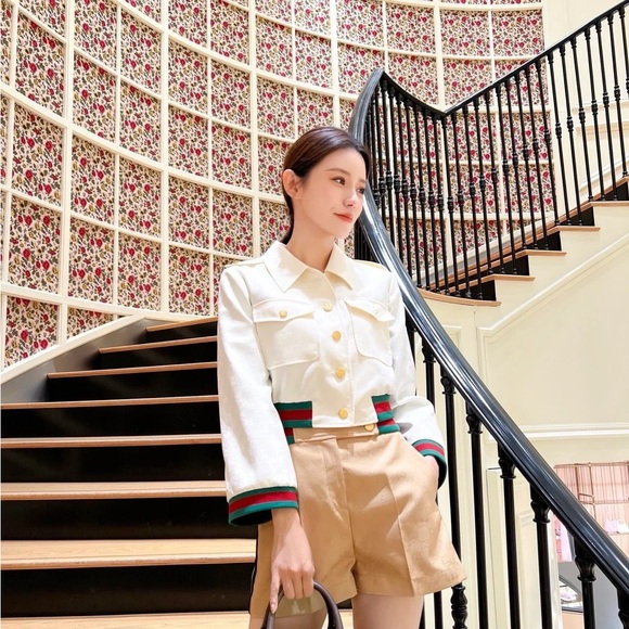 Authentic Gucci White Jacket with Green and Red Accents - Picture 7 of 7